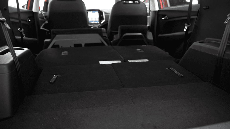 Chevrolet Captiva ICE spacious interior for family travel